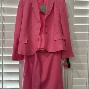 TAHARI ARTHUR S. LEVINE PETITE Elegant Pink Women's Blazer and Skirt Set